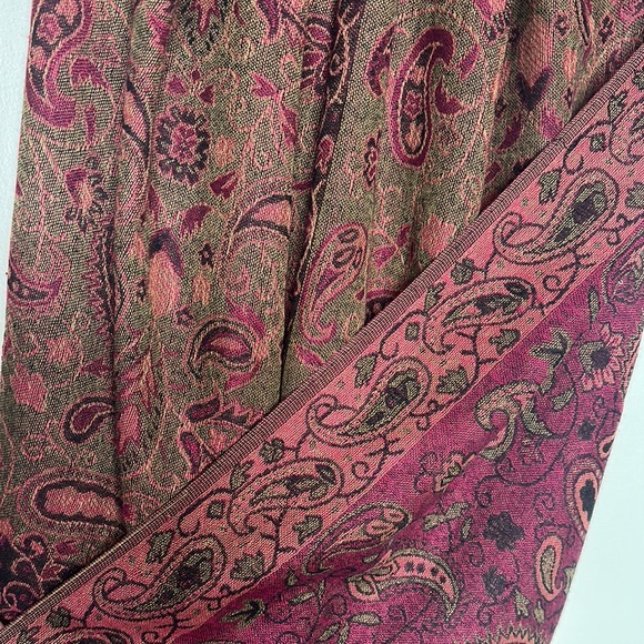 Paisley Patterned Scarf - Picture 3 of 4